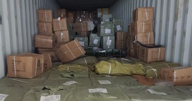 A crezut că se îmbogățește  cu role de scotch  și nu le-a declarat la Vamă - 5