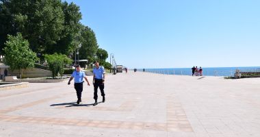 Stire din Eveniment : Au venit pe litoral pentru bișniță, nu pentru aerosoli