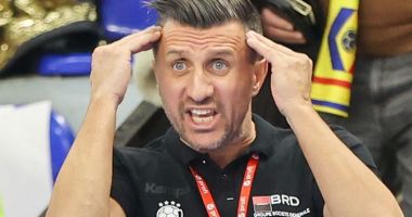 Stire din Sport : Antrenorul George Buricea, suspendat șase jocuri și amendat de Comisia de Disciplină a FRH