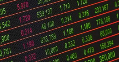 Stire din Economie : Bursa de la Bucureşti a închis pe roşu prima şedinţă de tranzacţionare din 2024