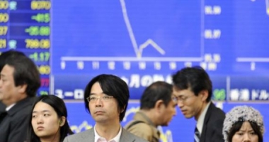 Alegeri în SUA / Bursa japoneză s-a prăbușit. Petrolul se ieftinește