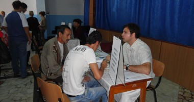 Stire din Social : Prezenți în număr mare la bursa locurilor de muncă de la Medgidia
