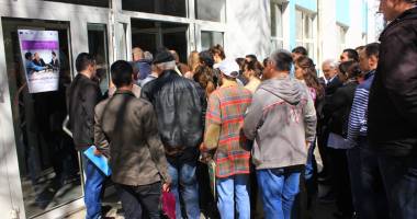 Îmbulzeală și disperare  la Bursa locurilor de muncă - 5