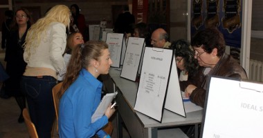Stire din Social : Absolvenții de liceu, greu de angajat