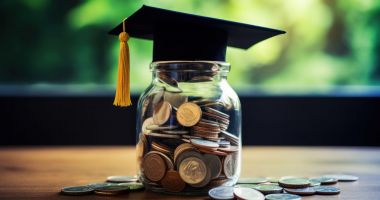 Stire din Cultură-Educație : Condițiile de finanțare pentru bursele de studii, modificate de Guvern