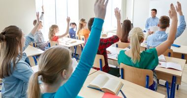 Stire din Cultură-Educație : Federația Națională a Părinților militează pentru acordarea corectă a burselor elevilor