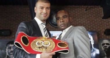 Stire din Sport : Bute și Johnson au făcut show înainte de luptă GALERIE VIDEO