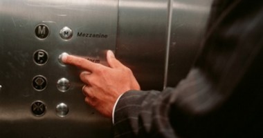 Stire din Sănătate : Butoanele de la lift, mai infecte decât colacul unui WC public
