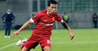 Stire din Sport : Gloria Buzău l-a transferat pe internaționalul peruan Cristian Benavente