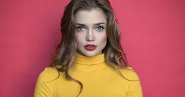 Stire din Sănătate : Buze pline şi moi, obţinute cu ajutorul mierii şi zahărului