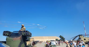 A început Black Sea Air Show 2025. Mii de constănțeni și turiști sunt prezenți la evenimentul de la Mihail Kogălniceanu - 4