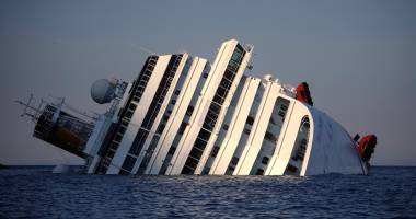 Stire din Actualitate : A fost găsită ultima victimă a naufragiului navei de croazieră Costa Concordia