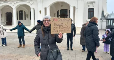 Constănțenii s-au prins în horă pe faleza Cazinoului - 3