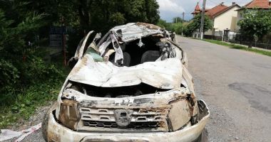 IMAGINILE TRAGEDIEI! O FAMILIE ÎNTREAGĂ A MURIT, după ce mașina lor s-a răstunat