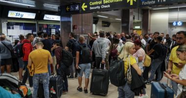 Stire din Eveniment : Bătaie de joc pe Aeroportul Otopeni. Peste o sută de pasageri blocați fără nicio explicație