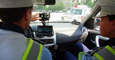 Stire din Eveniment : GENIAL! Răspunsul dat de Poliție în caz că bate vântul când un vitezoman este prins de radar