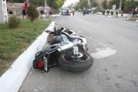 Motociclist lovit de un Mercedes, la Cumpăna