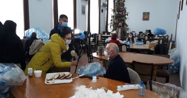 Pregătiri pentru Bobotează la malul mării - 2