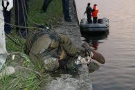 Stire din Eveniment : Cadavrul găsit în urmă cu o lună în canal, identificat de polițiști