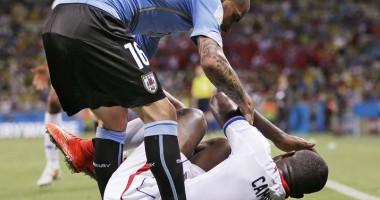 Stire din Sport : VIDEO. PRIMUL FOTBALIST eliminat de la CAMPIONATUL MONDIAL DE FOTBAL