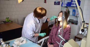 Medicină școlară cu aparatură din vremea bunicii! - 2