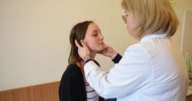 Medicină școlară cu aparatură din vremea bunicii! - 11
