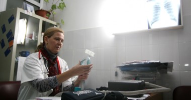 Cine te poate ajuta să te lași de fumat? - 2