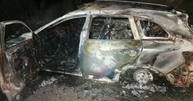 Stire din Eveniment : Cine este șoferul găsit carbonizat în mașină pe un câmp, descoperit de un curier