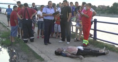 Stire din Eveniment : Cadavru găsit plutind pe canalul Dunăre - Marea Neagră