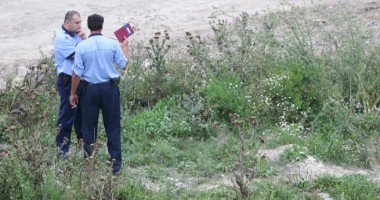 Stire din Eveniment : S-a sinucis de… frică? Cadavrul unui cioban, găsit pe câmp