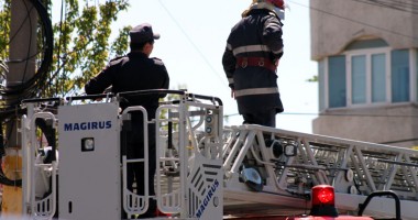 Cade tencuiala de la blocurile de pe B-dul Alexandru Lăpușneanu - 3