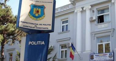 Stire din Eveniment : Cadouri de la polițiștii din Constanța, pentru bătrâni și copii