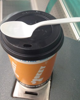 Stire din Sănătate : Automatul de cafea, coktailul de E-uri