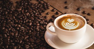 Stire din Sănătate : Nu beți cafeaua pe stomacul gol! Veți avea arsuri sau dureri de stomac