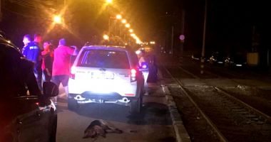 Stire din Eveniment : SCENE REVOLTĂTOARE! Câine legat de mașină și târât prin trafic