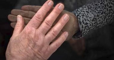 Stire din Actualitate : Un bătrân din Călăraşi şi-a privit soţia murind şi apoi a rămas singur, abia respirând: "Nu se ştie când a murit"