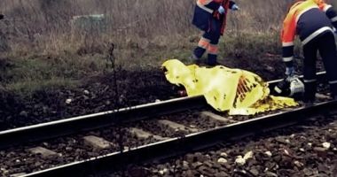 Stire din Eveniment : O persoană a fost spulberată de locomotiva unui tren. Circulația feroviară este paralizată