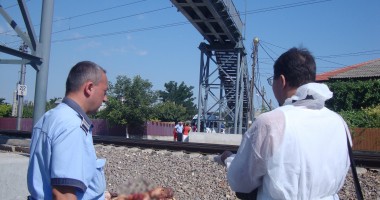 SCENE DE FILM HORROR LA VALU LUI TRAIAN / Tăiat în bucăți de tren - 2