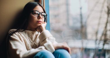 Stire din Sănătate : Cum vă dați seama că aveți o cădere de calciu