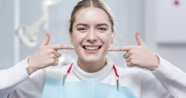 Stire din Sănătate : Carbonatul de calciu ajută la prevenirea demineralizării smalțului dentar