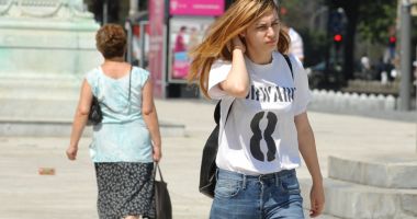Stire din Sănătate : Cum să învingeţi zilele toride de vară! Urmaţi sfaturile medicilor
