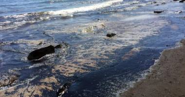 Stire din Actualitate : VIDEO. Stare de urgență în Santa Barbara, după cea mai mare deversare de petrol din ultimii 20 de ani