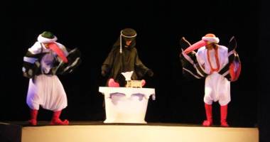 Stire din Cultură-Educație : "Albă ca zăpada" și "Califul Barză", la Teatrul de copii
