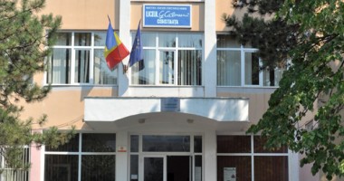 Stire din Cultură-Educație : Scandal la Liceul "Călinescu"