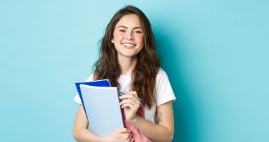 Stire din Social : Calitatea de asigurat se menține după majorat numai în anumite condiții