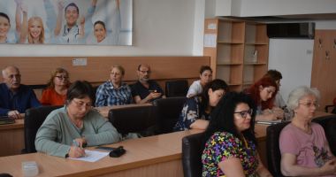 Stire din Social : Specialiştii constănţeni analizează calitatea apei de îmbăiere, pentru sezonul estival