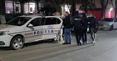 Stire din Eveniment : Doi bărbați din Medgidia reținuți pentru camătă și șantaj