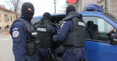 Stire din Eveniment : DESCINDERI ÎNTR-UN DOSAR DE ȘANTAJ ȘI CĂMĂTĂRIE