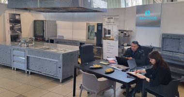 Mobilier de lux, soluţii inteligente şi producători autohtoni, la Salonul de Dotări Hoteliere de la Constanţa - 3
