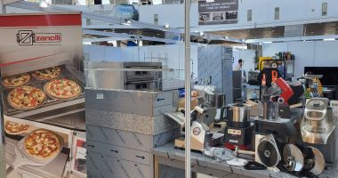 Mobilier de lux, soluţii inteligente şi producători autohtoni, la Salonul de Dotări Hoteliere de la Constanţa - 6